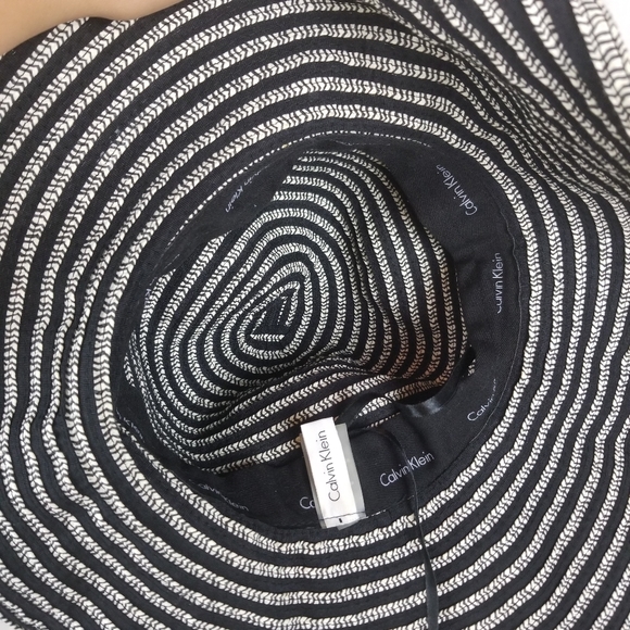 Calvin Klein floppy beach hat - Picture 7 of 9